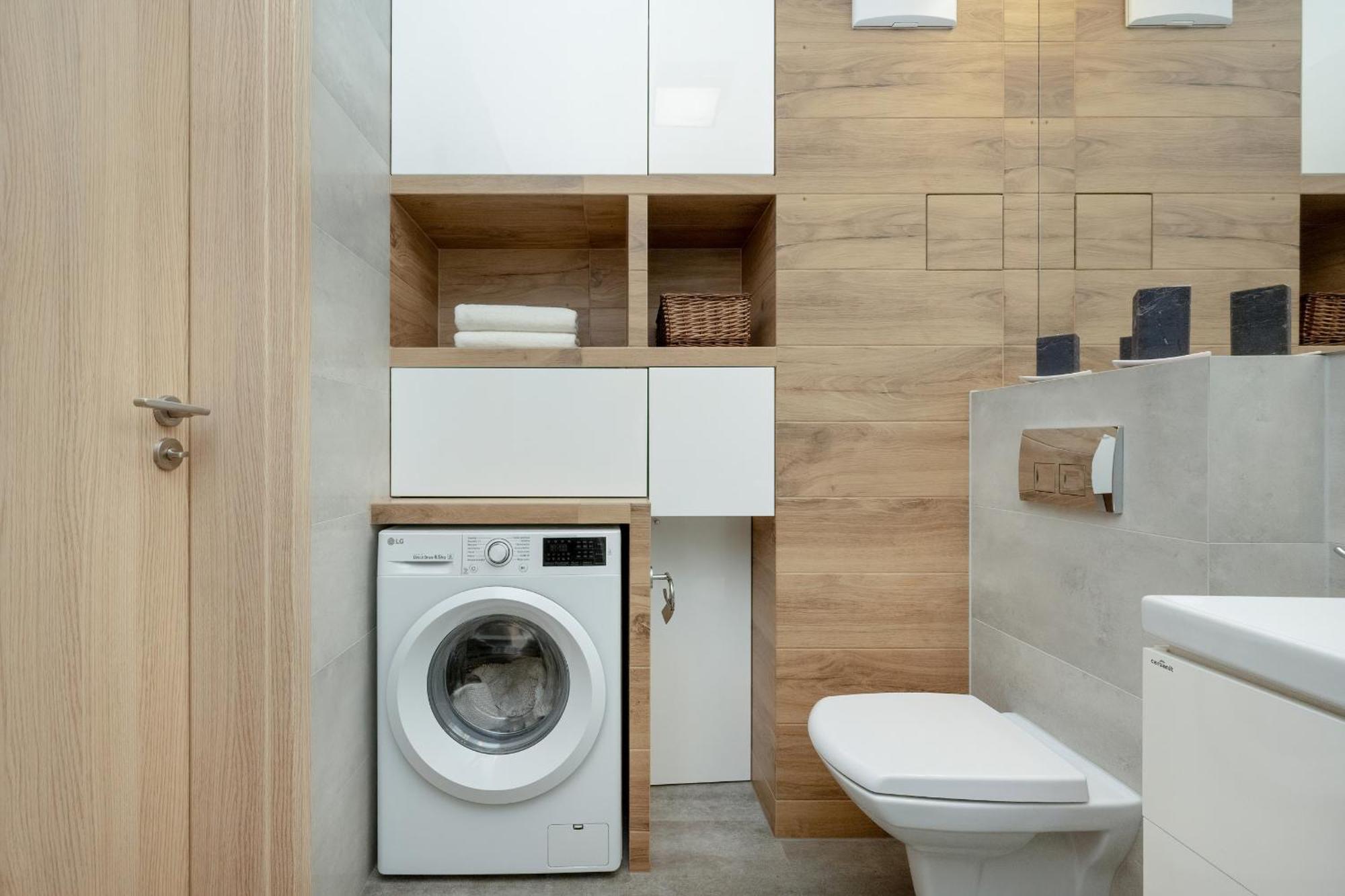 One Bedroom Apartment Nadodrze With Free Garage Wroclaw By Noclegi Renters Bagian luar foto